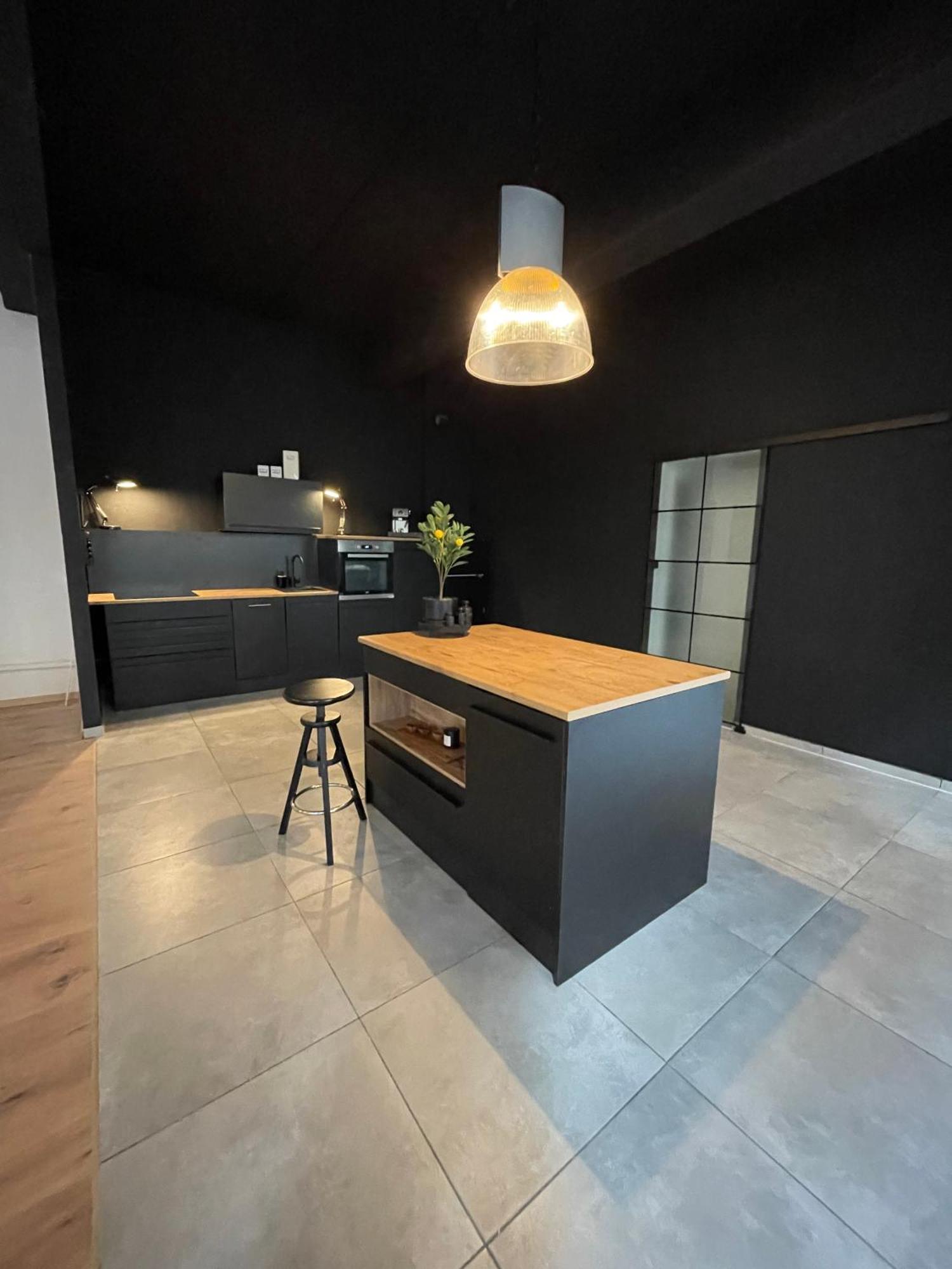 Design Loft - 200Qm2 - Heimkino - Bestlage - Parkplatz Wiesbaden Kültér fotó